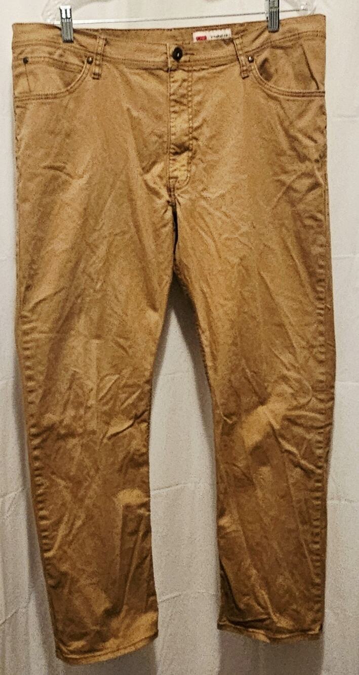 Wrangler Straight Fit Khaki 5 Pocket Pants Mens Size 38x30 Zip Fly